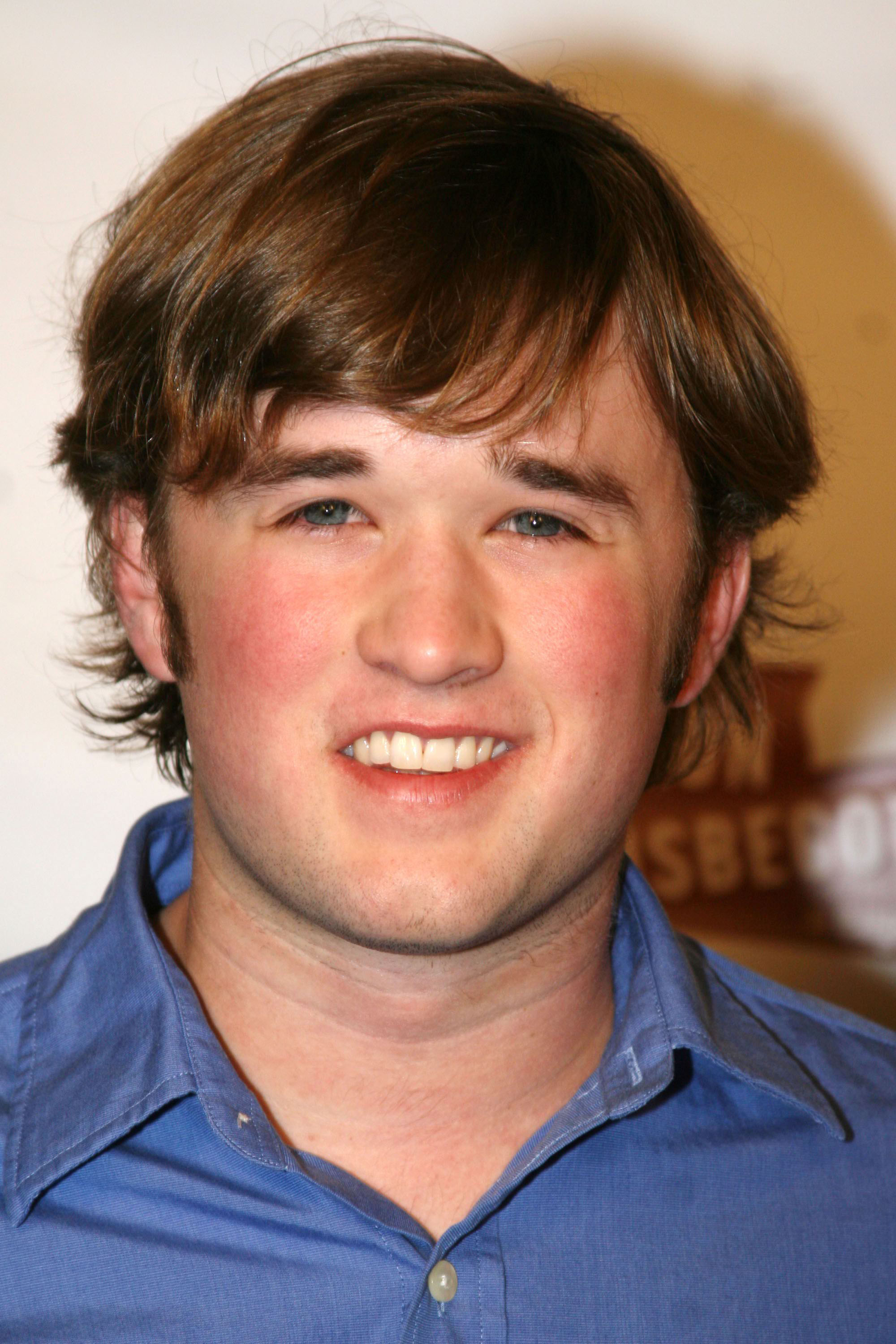 Haley Osment at the Opening Night Curtain Call and Press Room for "A Moon for Misbegotten" on April 9, 2007 | Source: Getty Images