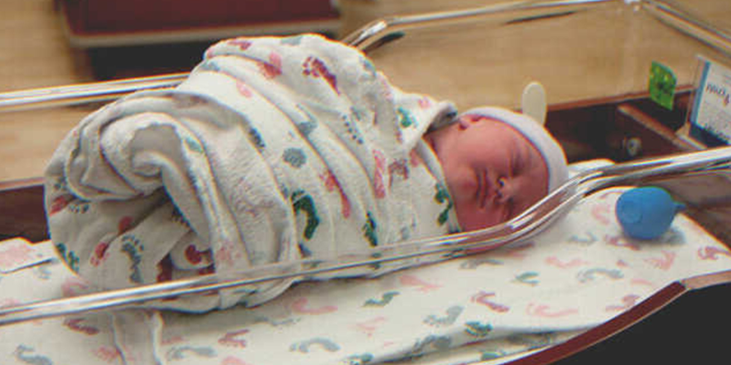 A newborn baby | Source: Flickr/Dave Herholz