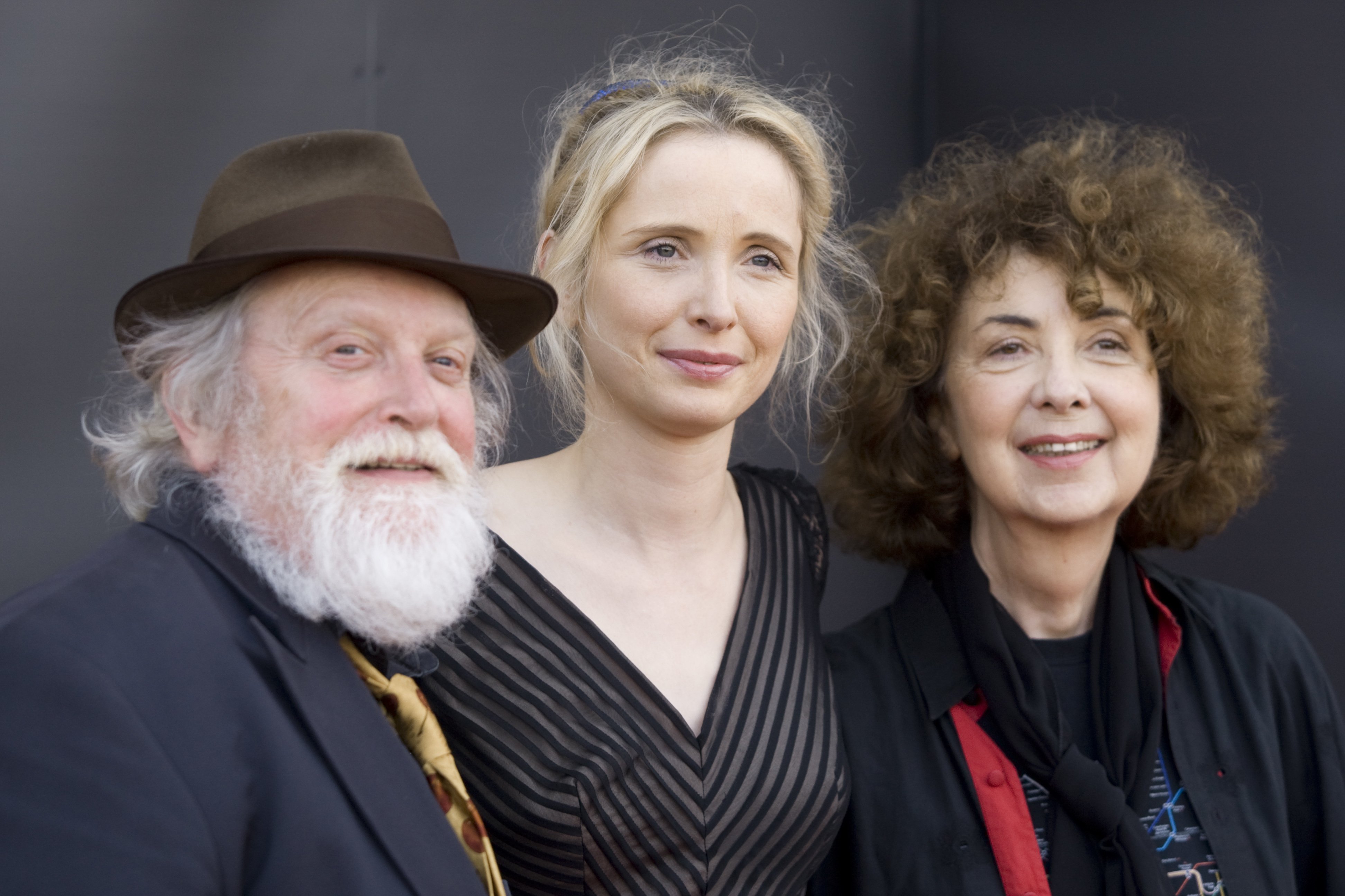 French actress Julie Delpy with her parents Albert Delpy and Marie Pillet promoting their film "Two Days In Paris," at the Edinburgh International Film Festival on August 25, 2007. | Source: Getty Images