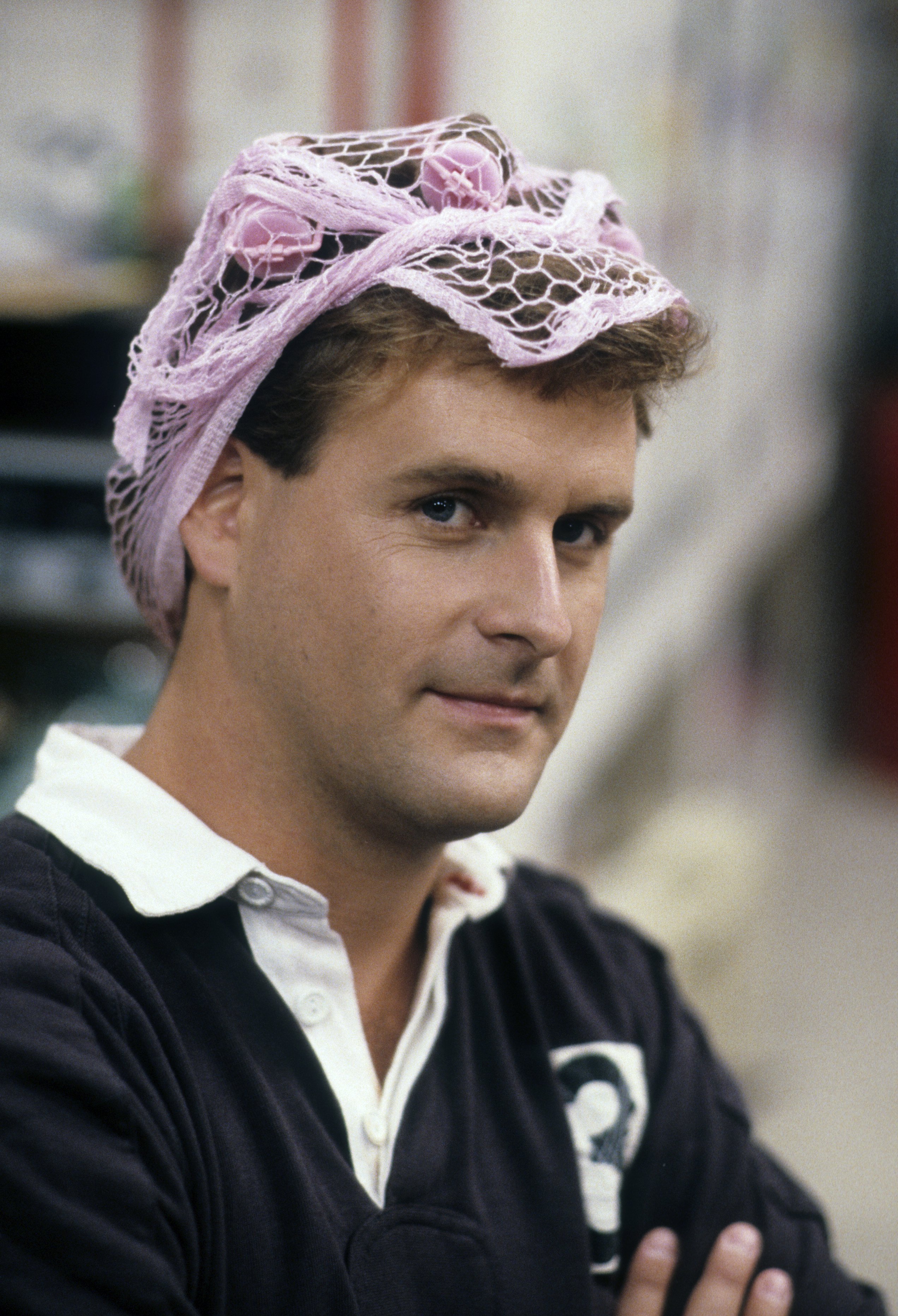 Dave Coulier on the set of "Full House," 1988 | Source: Getty Images