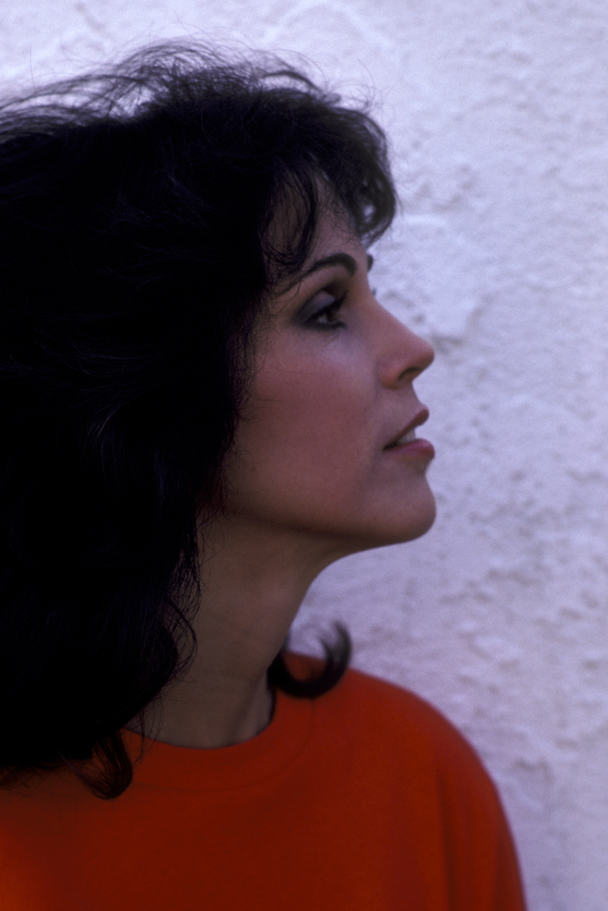 Meg Bennett on February 22, 1983 at her home in Los Angeles, California | Source: Getty Images