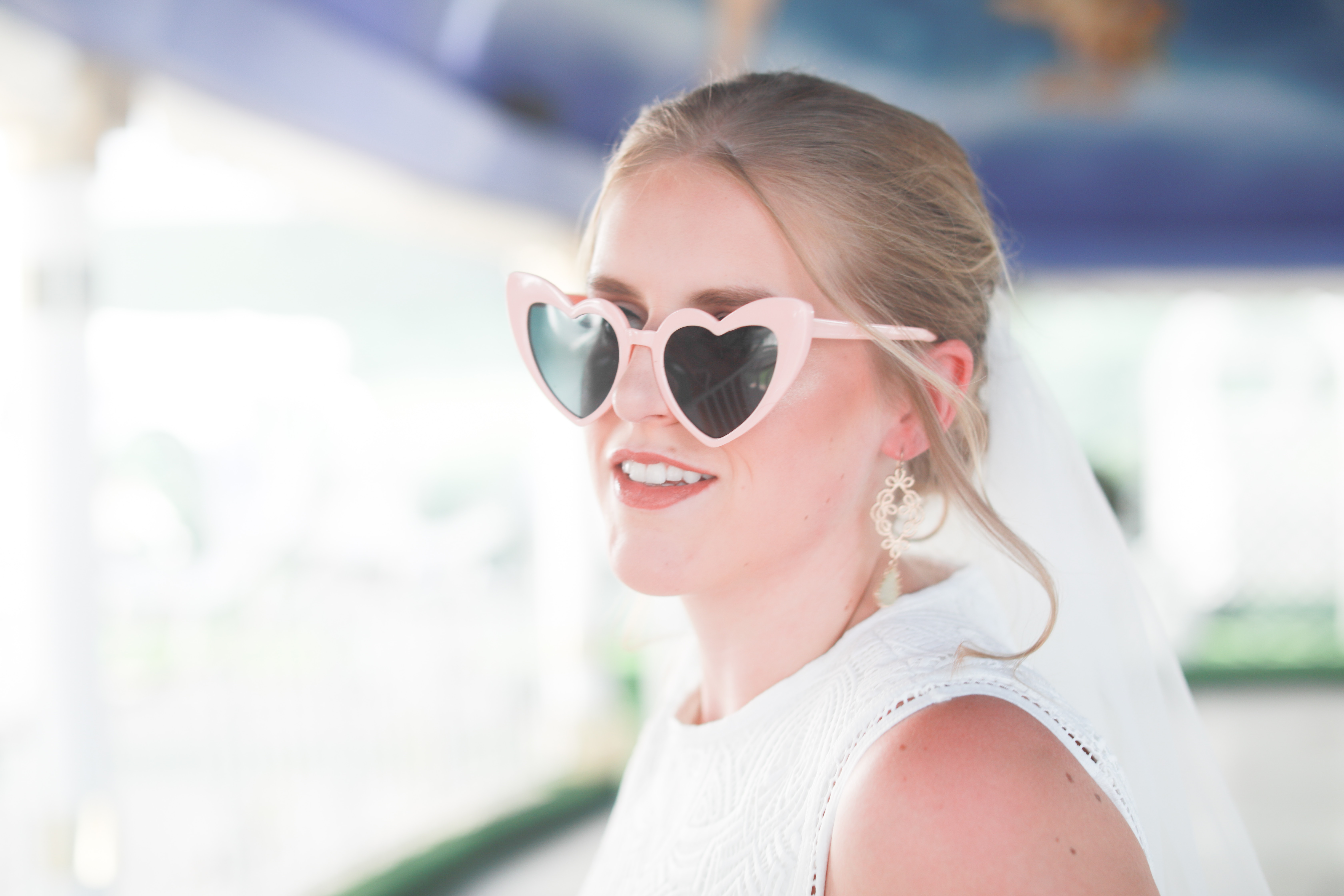 A woman with heart glasses on.│Source: Pexels