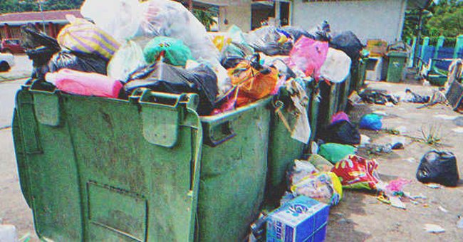 Emma discovered $100K in a dumpster | Photo: Shutterstock 
