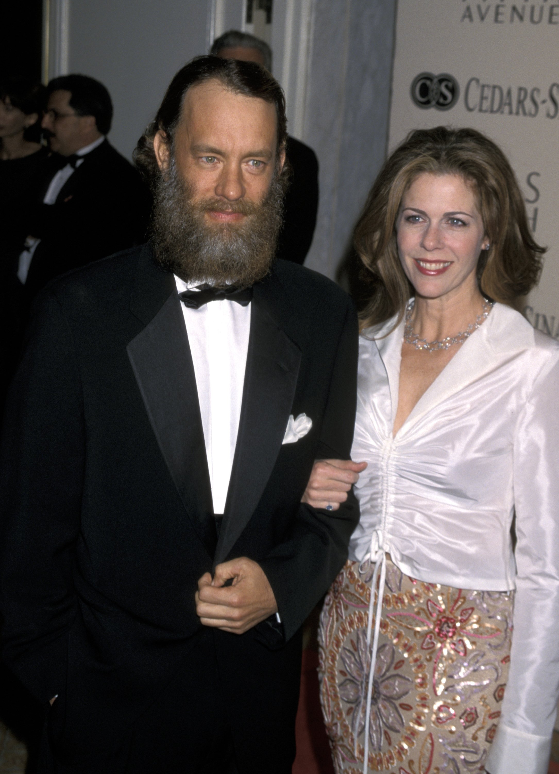 Tom Hanks y Rita Wilson en los premios Women of Courage Awards en 1990. | Foto: Getty Images