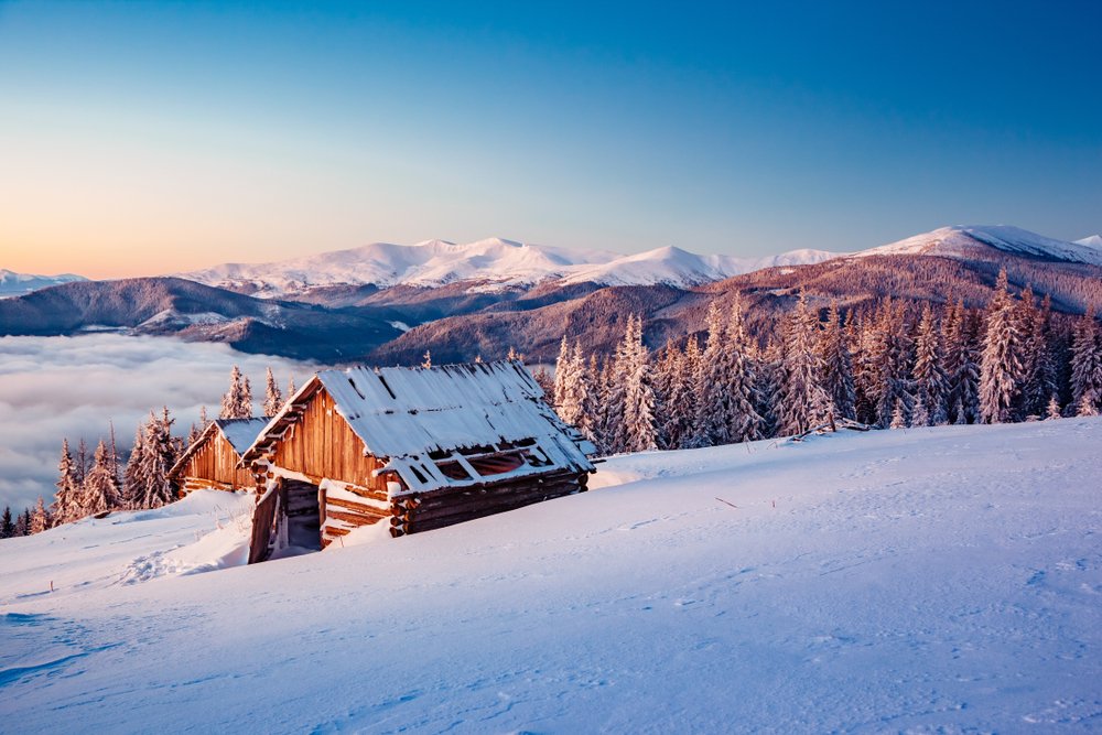 Une ferme noyée dans la neige . | Photo : Shutterstock Une ferme noyée dans la neige . | Photo : Shutterstock