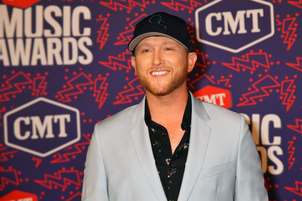 Cole Swindell attends the 2019 CMT Music Awards at Bridgestone Arena on June 05, 2019. | Photo: Getty Images