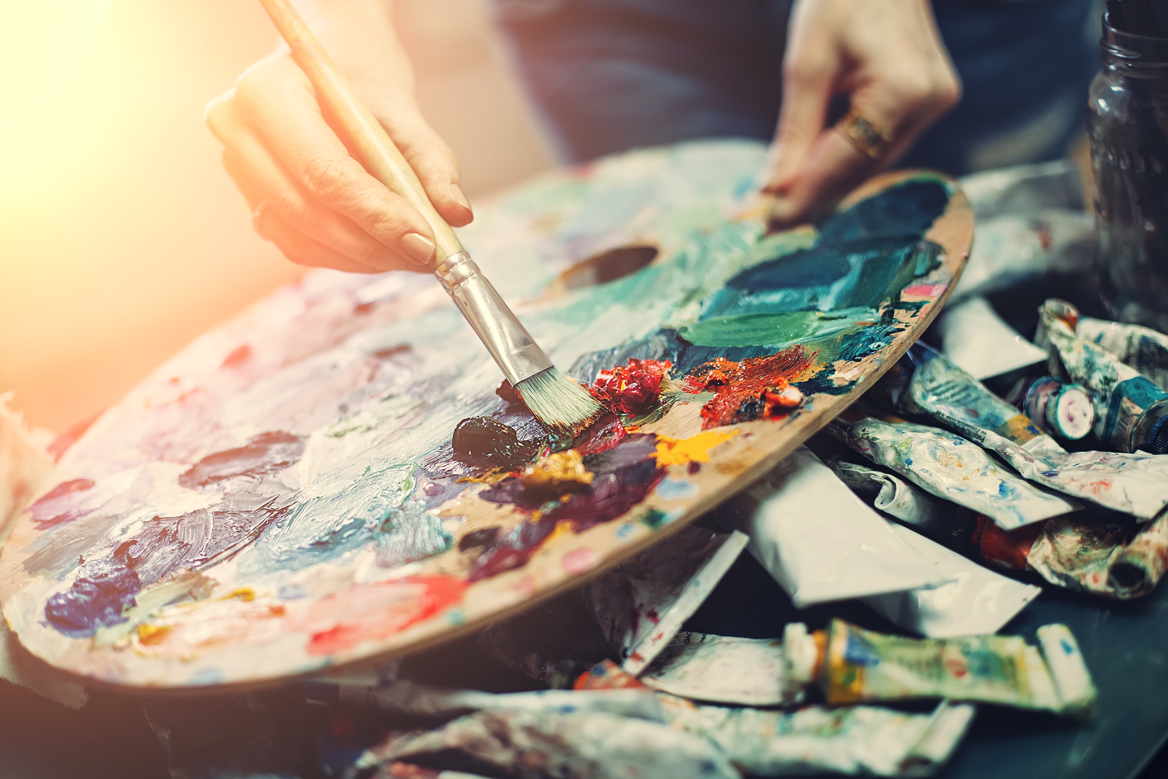 Paleta con pintura. | Foto: Shutterstock