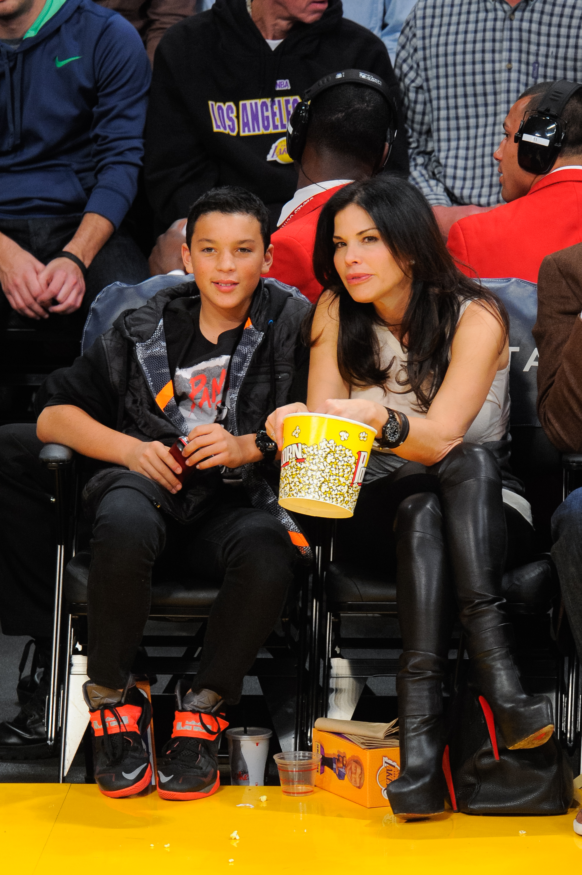 Lauren Sanchez and Nikko Gonzalez attend a basketball game on January 28, 2014, in Los Angeles, California. | Source: Getty Images