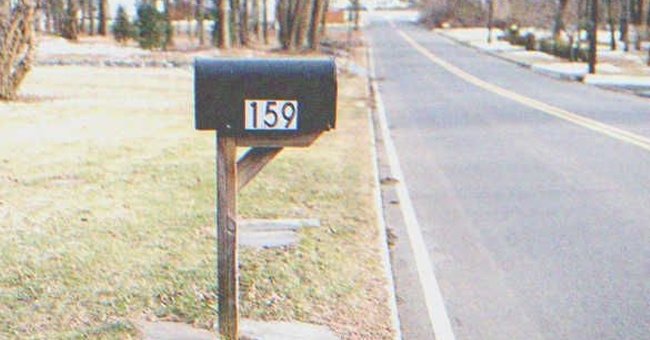 The letter that should have gone to her aunt was delivered to a total stranger | Source: Shutterstock