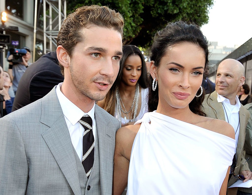 Shia LaBeouf und Megan Fox kommen zur Premiere von Dreamworks '"Transformers: Die Rache der Gefallenen", die am 22. Juni 2009 im Mann Village Theatre in Los Angeles, Kalifornien, stattfand. (Foto von Kevin Winter) I Quelle: Getty Images