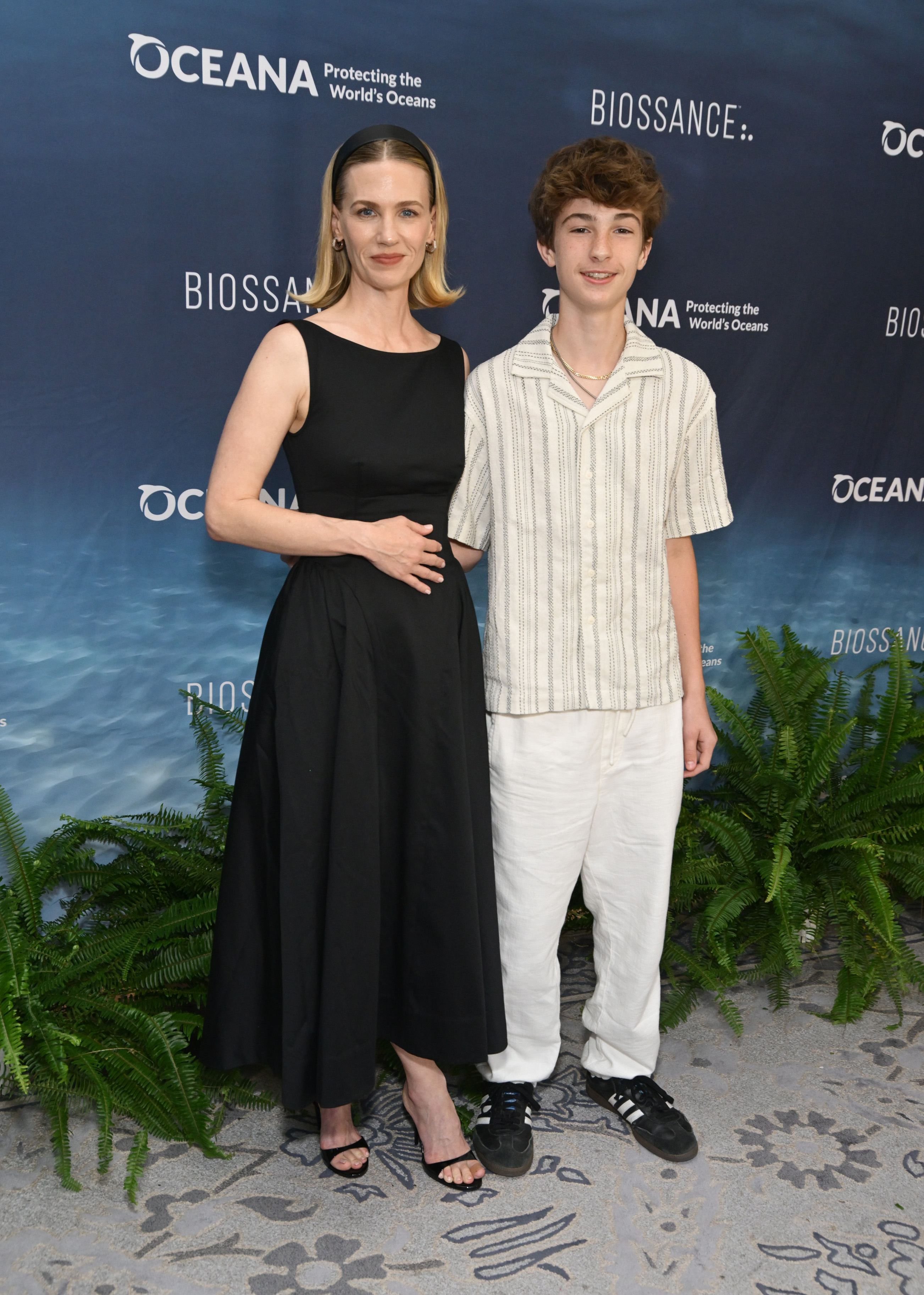 January Jones and Xander Dane at the 18th Annual SeaChange Summer Party at Montage Laguna Beach, on July 26, 2025, in California | Source: Getty Images