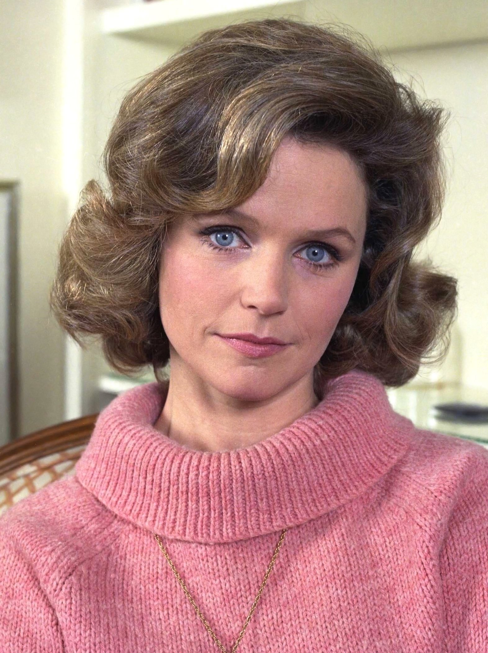 Portrait of American actress Lee Remick in her Maida Vale, London home in 1974 | Photo: Allan Warren, CC BY-SA 3.0, Wikimedia Commons