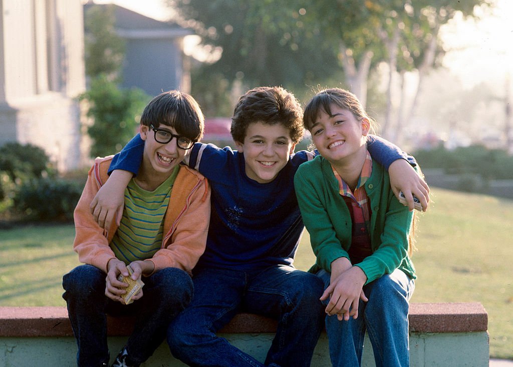 THE WONDER YEARS - "The Heart of Darkness" - Season Two - 11/30/88, Paul (Josh Saviano, left) and Kevin (Fred Savage) wanted to join the in-crowd with Winnie (Danica McKellar) | Photo: Getty Images