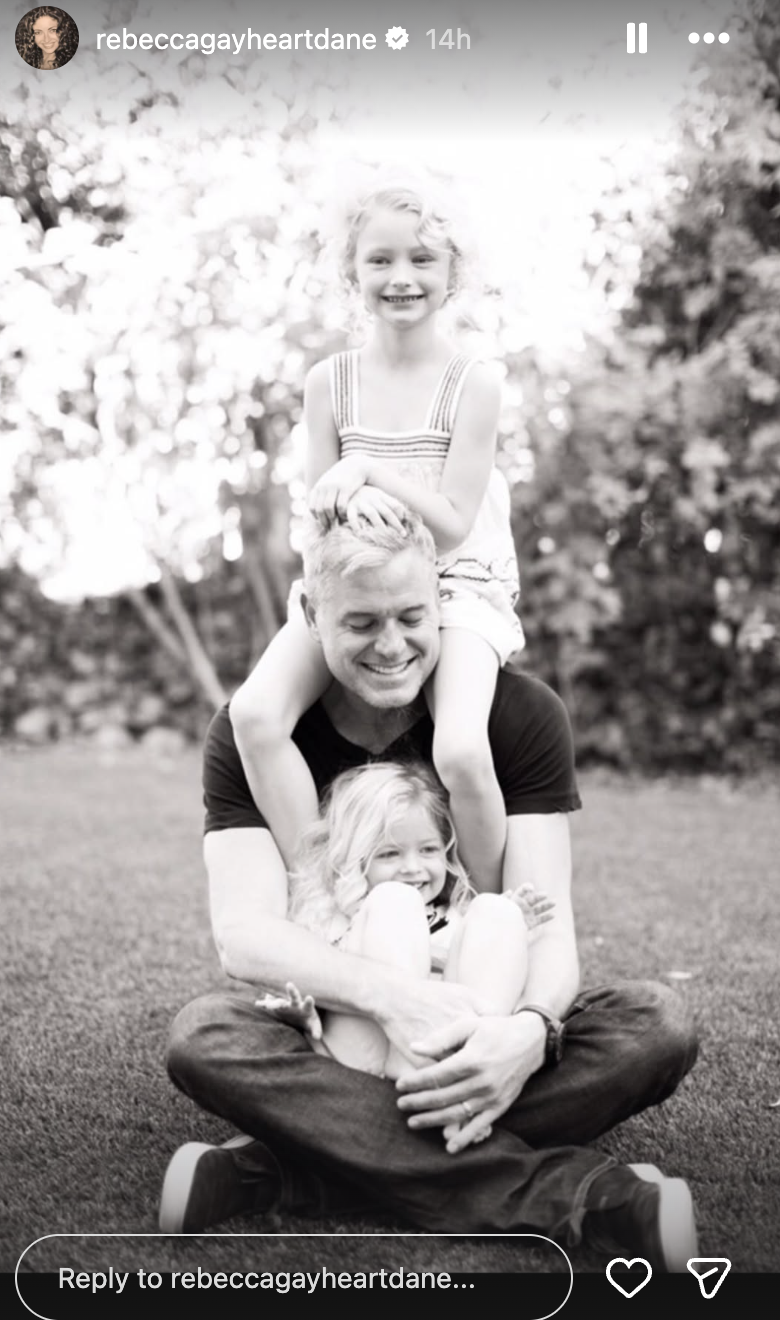 Eric Dane and his daughters, Billie and Georgia Dane, playing in a garden, on a story posted on February 21, 2026 | Source: Instagram/rebeccagayheartdane