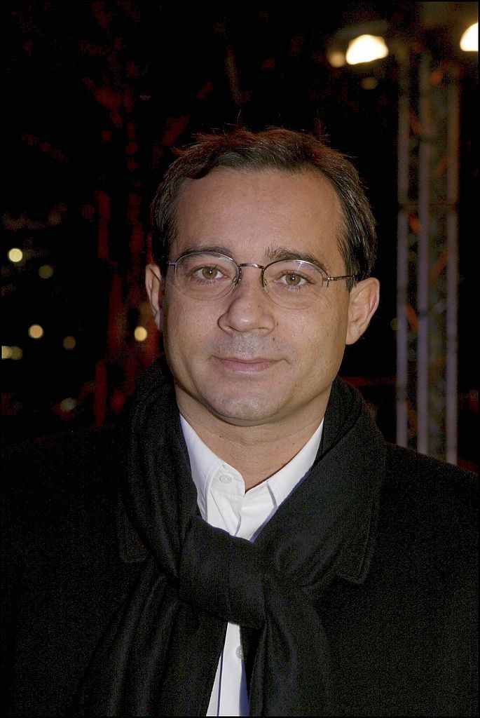 Jean-Luc Delarue assiste à la cérémonie de remise des prix des "7 D'Or" Tv à l'occasion de l'Amnésie le 3 novembre 2003 à Paris, France. | Photo : Getty Images Jean-Luc Delarue assiste à la cérémonie de remise des prix des "7 D'Or" Tv à l'occasion de l'Amnésie le 3 novembre 2003 à Paris, France. | Photo : Getty Images