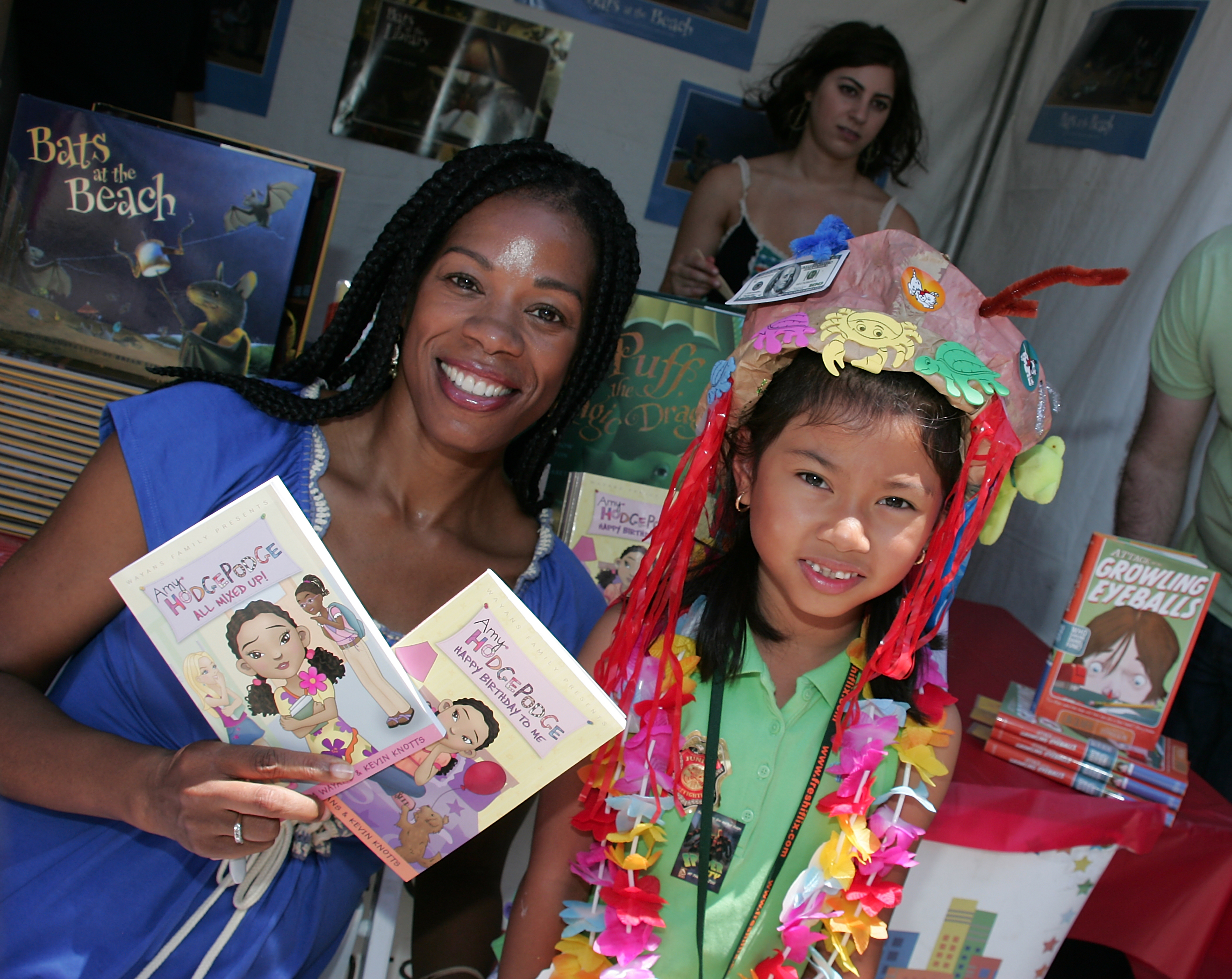 Kim Wayans poses with a friend at the Los Angeles Film Festival's Family Day on June 29, 2008 | Source: Getty Images