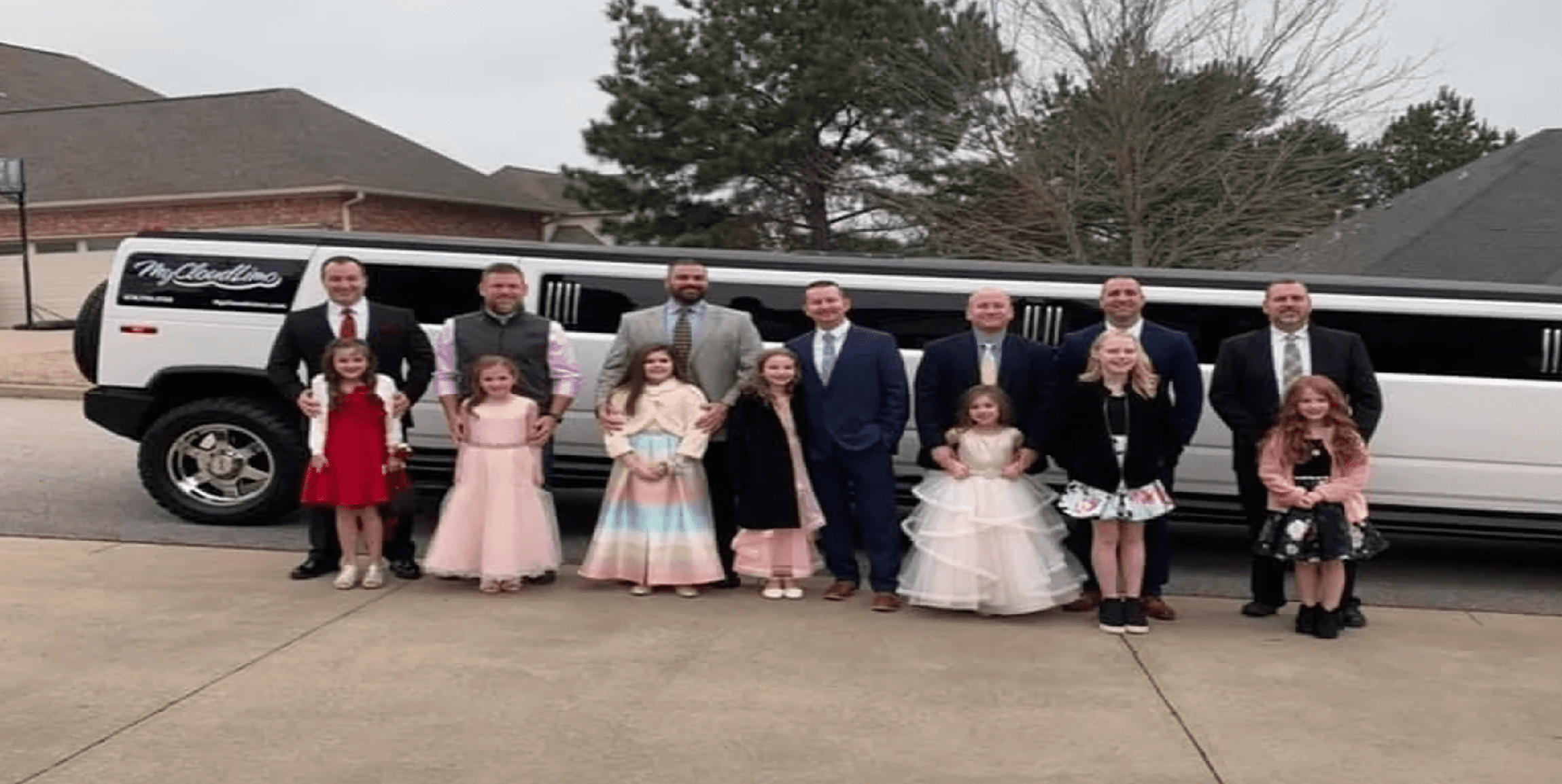 Dads and officers organized a limo for the girls. | Source: youtube.com/CBS 17