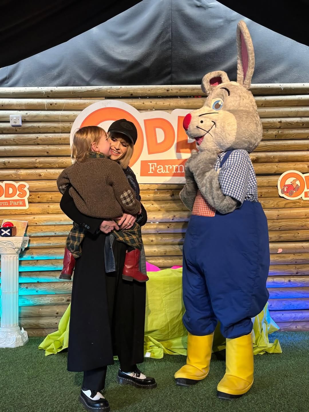 A photo from Kelly Osbourne's post, dated 3 April 2026. | Source: Instagram/kellyosbourne