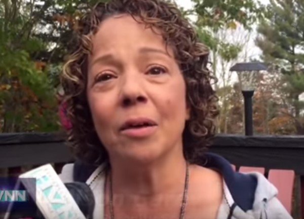 Mariah Carey's Sister, Alison speaking to a media outlet on Oct 30, 2016 at Haughton Park | Image: Youtube / Marría Catchy