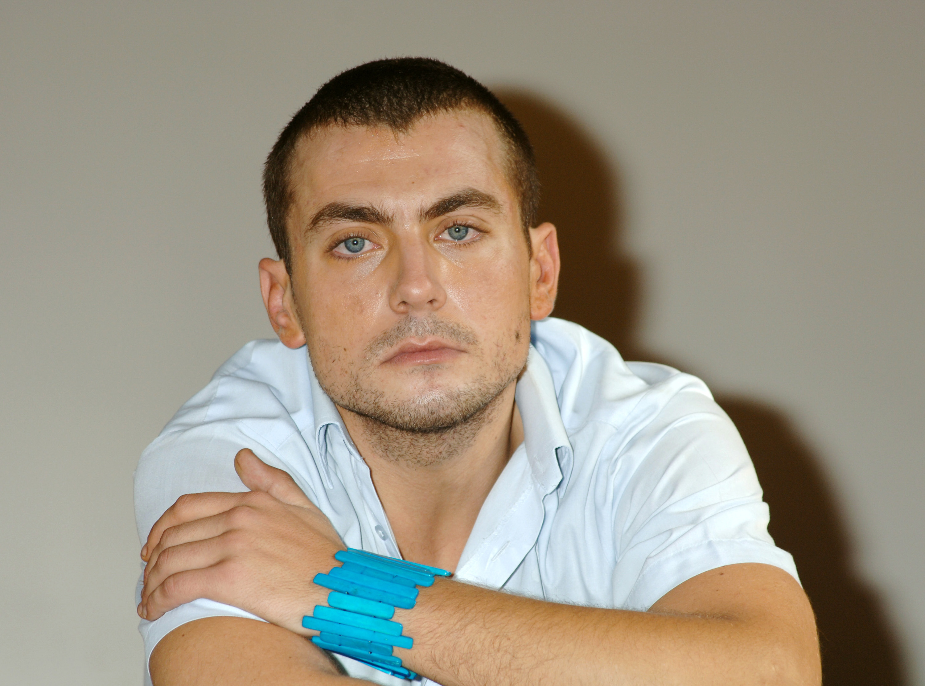 Paul Danan attends a press call for "Love and Human Remains" at The Space in London in 2006 | Source: Getty Images