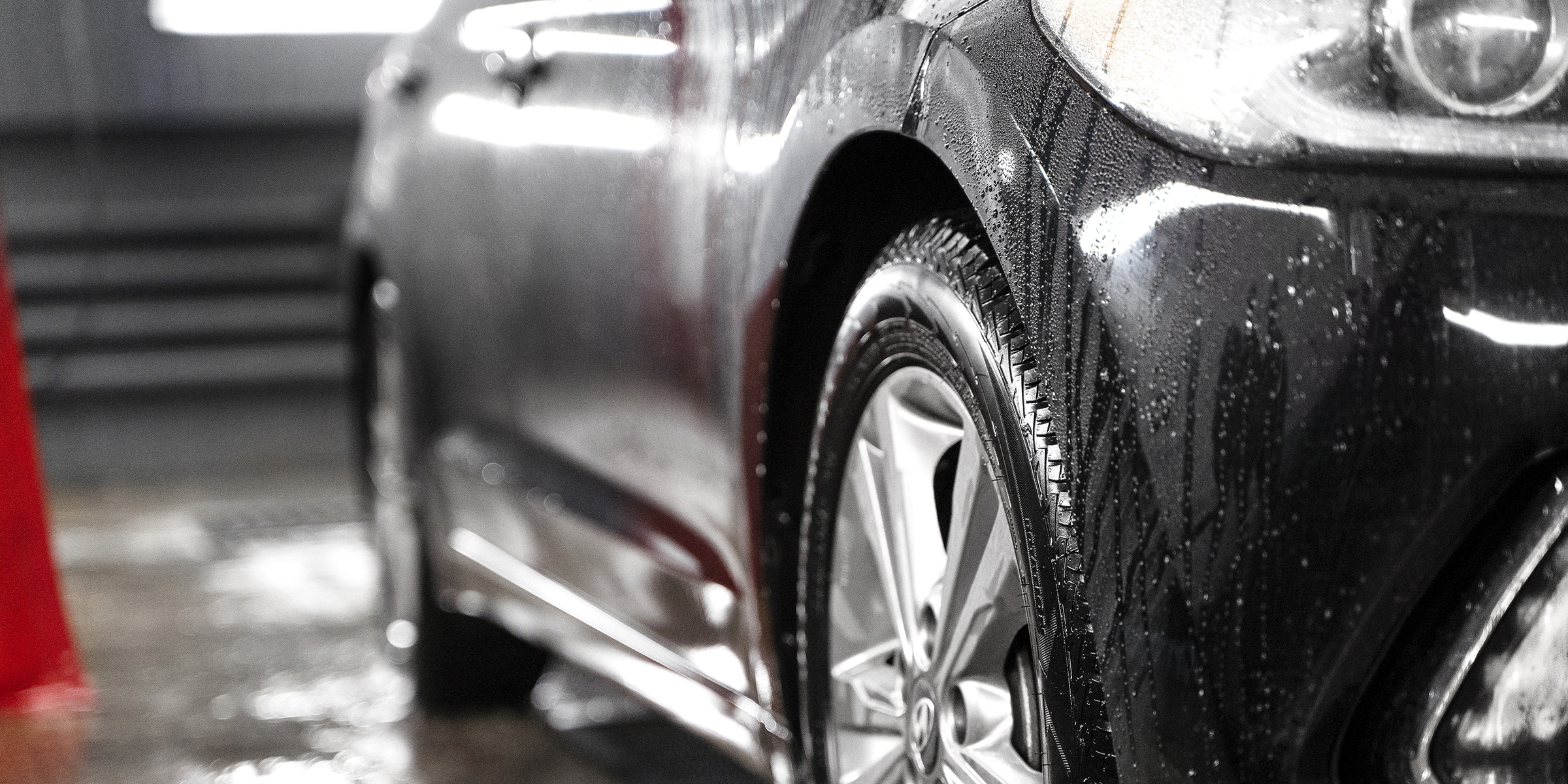 A car being washed | Source: Freepik