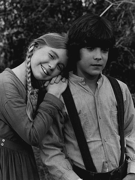 Publicity photo of American child actors, Matthew Laborteaux and Katy Kurtzman promoting their roles as young Charles and Caroline Ingalls on the episode of the NBC television series "Little House on the Prairie." | Source: Getty Images 