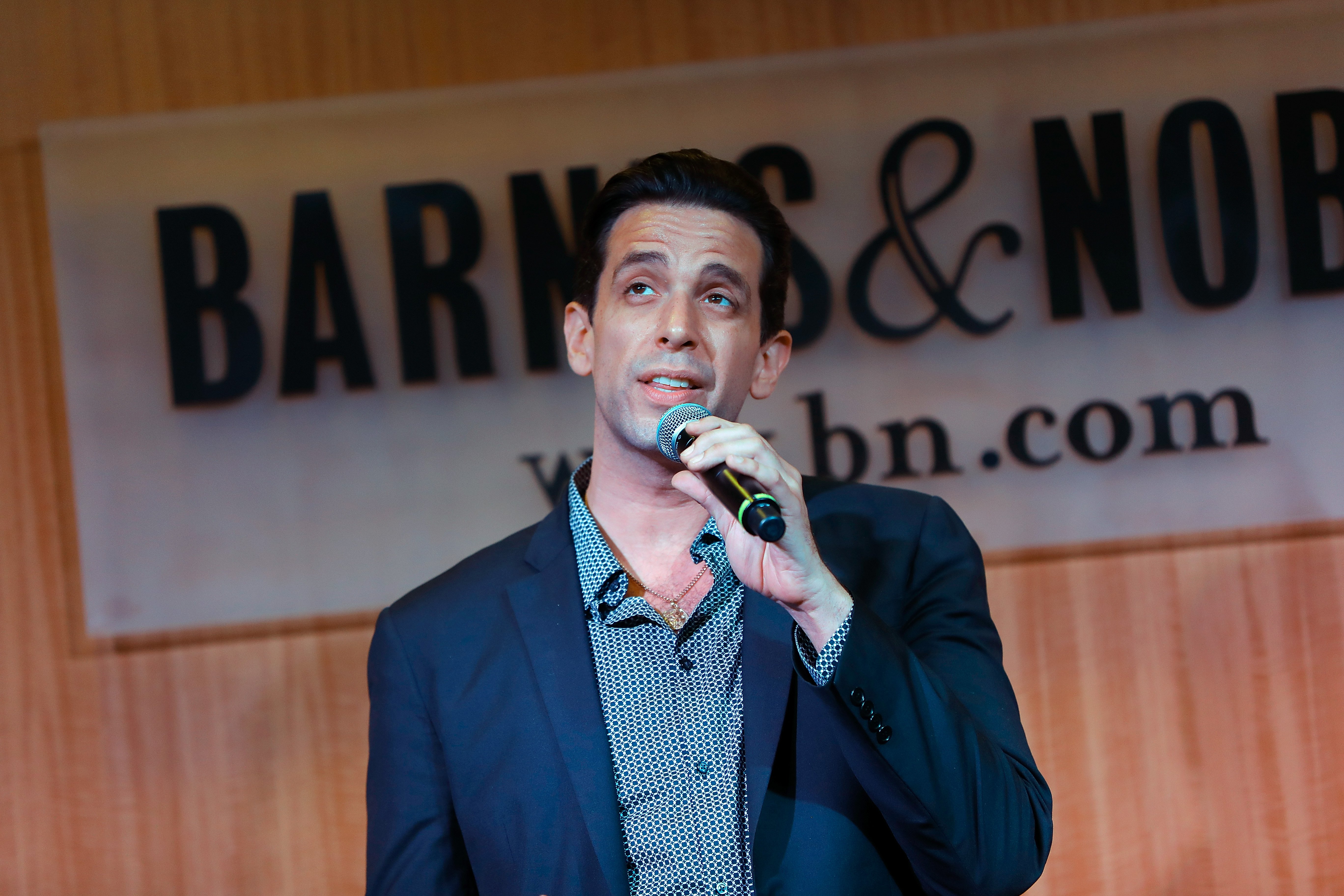 Broadway actor Nick Cordero performs a soundtrack from the Broadway show "A Bronx Tale" in Barnes & Nobles in New York in 2018. | Photo: Getty Images