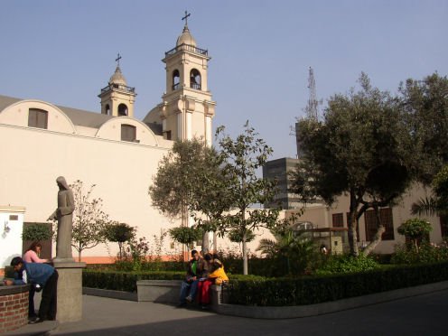 Claustro de Santa Rosa de Lima.| Fuente: Wikipedia Claustro de Santa Rosa de Lima.| Fuente: Wikipedia