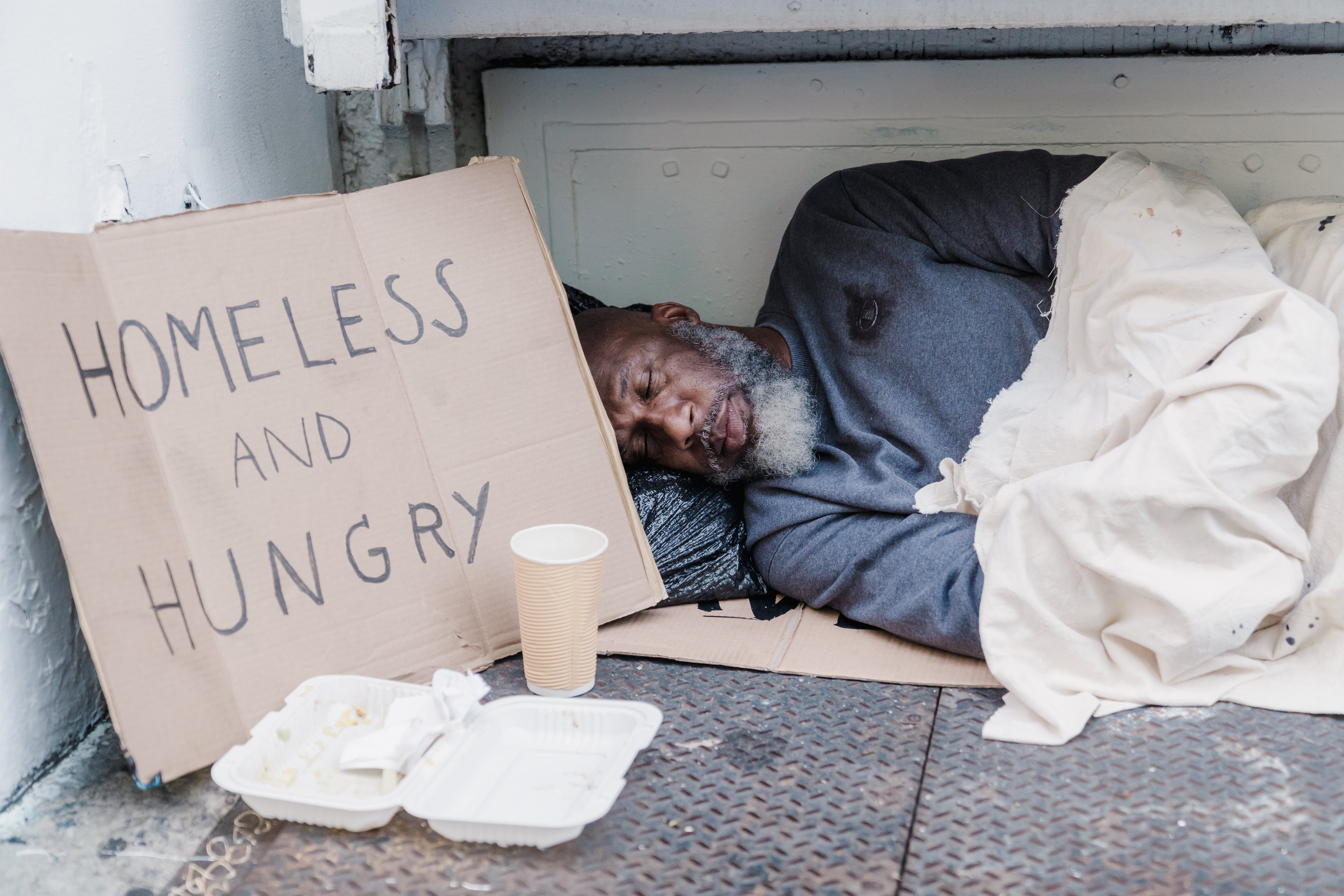 A homeless person sleeping. | Source: Pexels