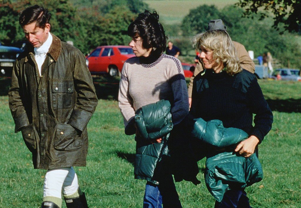 Prince Charles and Camilla Parker Bowles with their friend Lady Sarah Keswick on October 21, 1979 | Photo: Getty Images