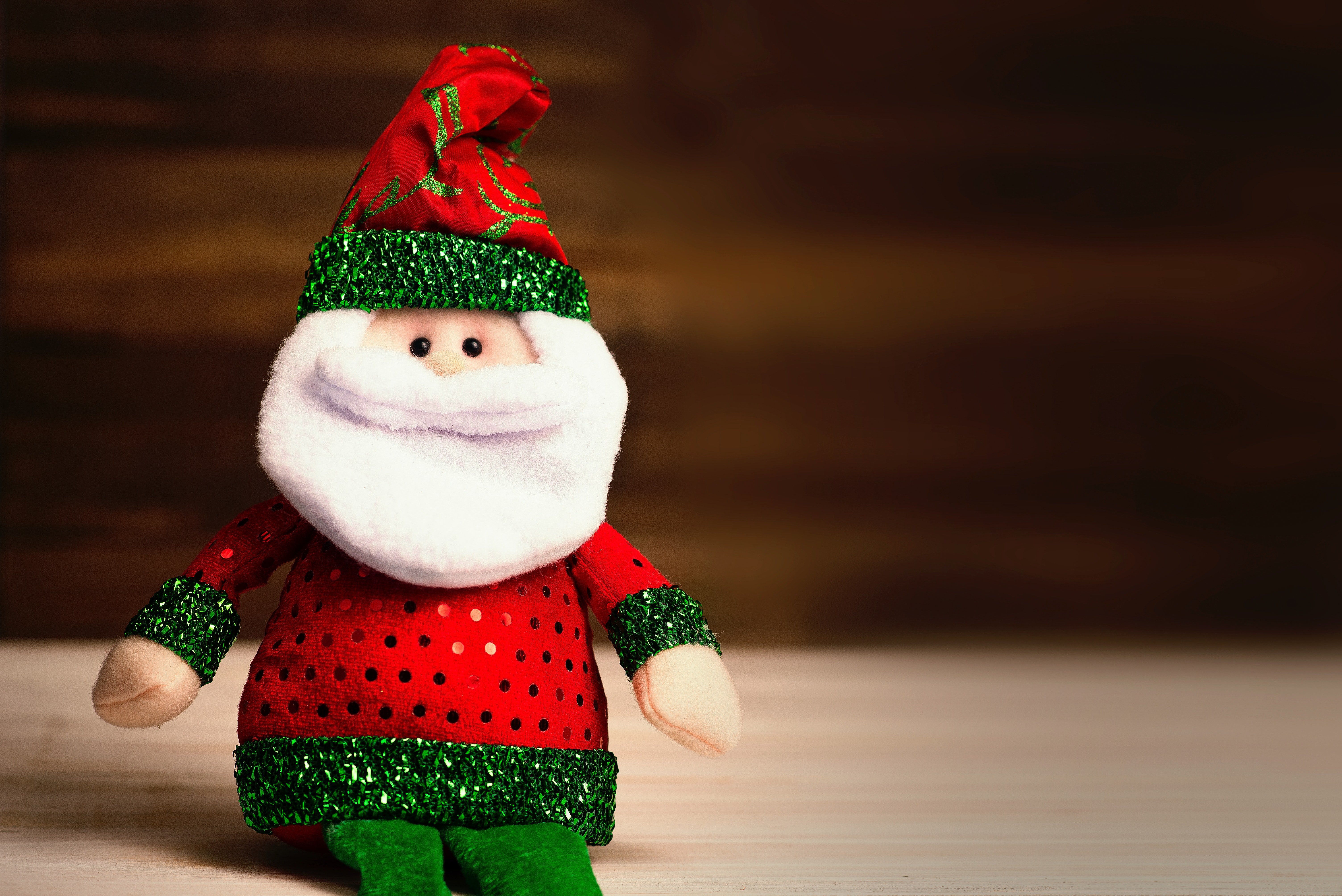 Santa Claus' plush toy. | Photo: Pexels
