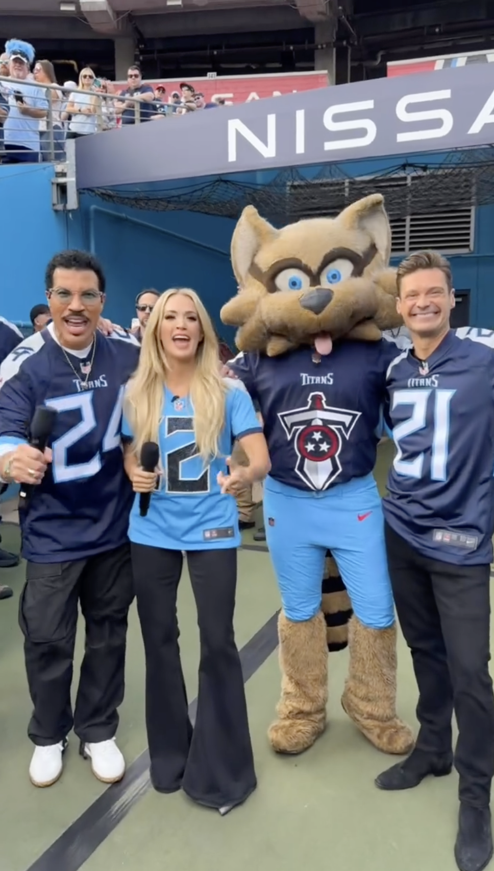 "American Idol" judges ,Luke Bryan, Lionel Richie, Carrie Underwood and host Ryan Seacrest at the Titan game | Source: Instagram/titans