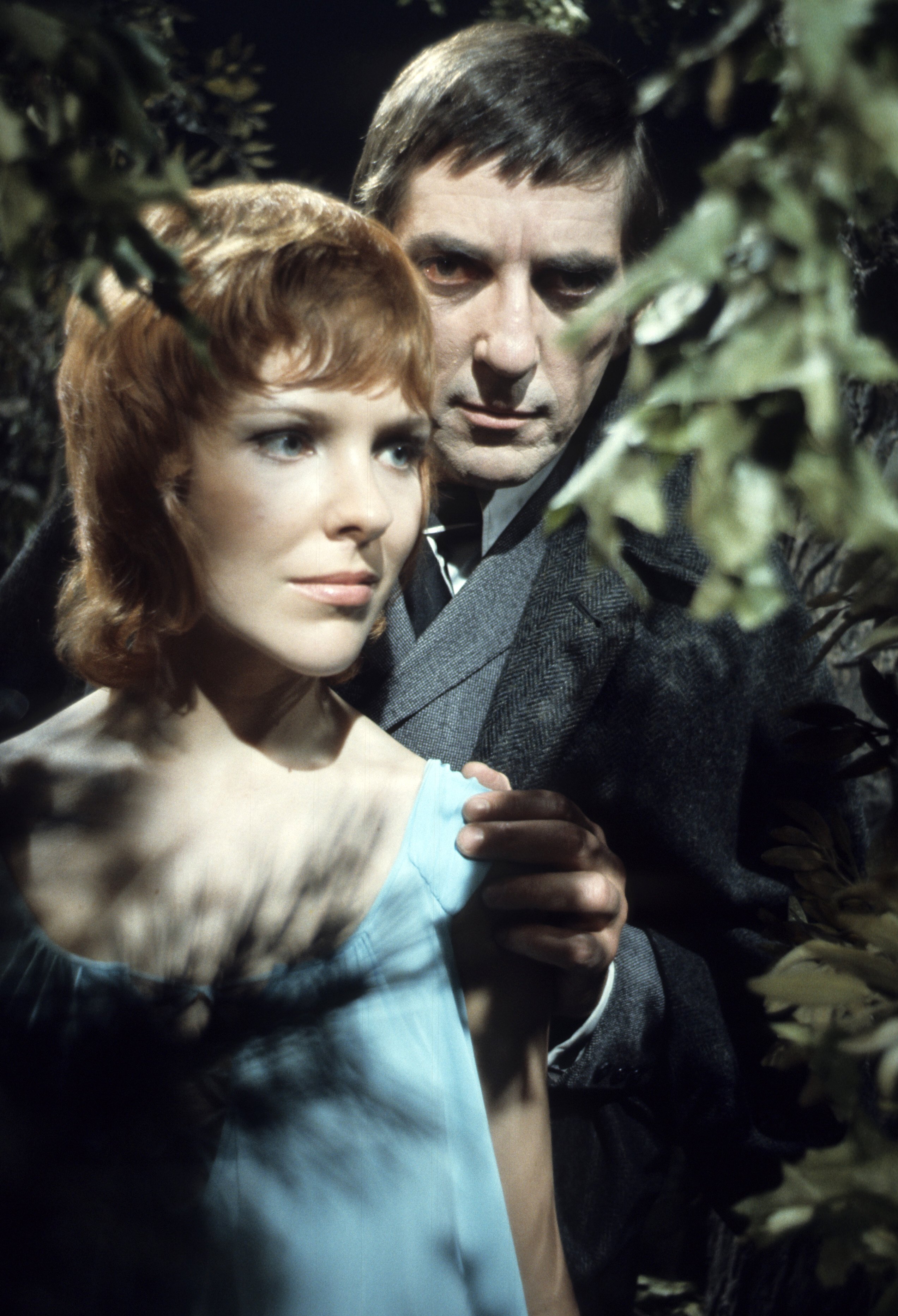 Donna Wandrey and Jonathan Frid on "Dark Shadows" in 1970 | Source: Getty Images