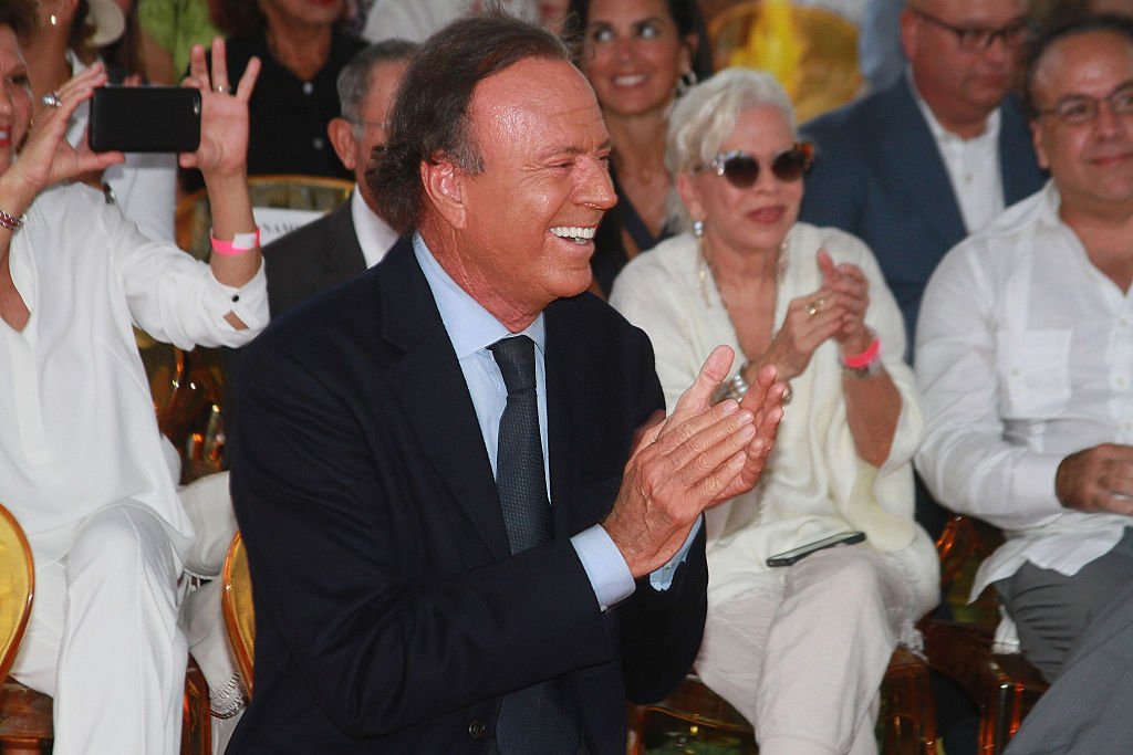 Le chanteur Julio Iglesias. | Photo : Getty Images Le chanteur Julio Iglesias. | Photo : Getty Images