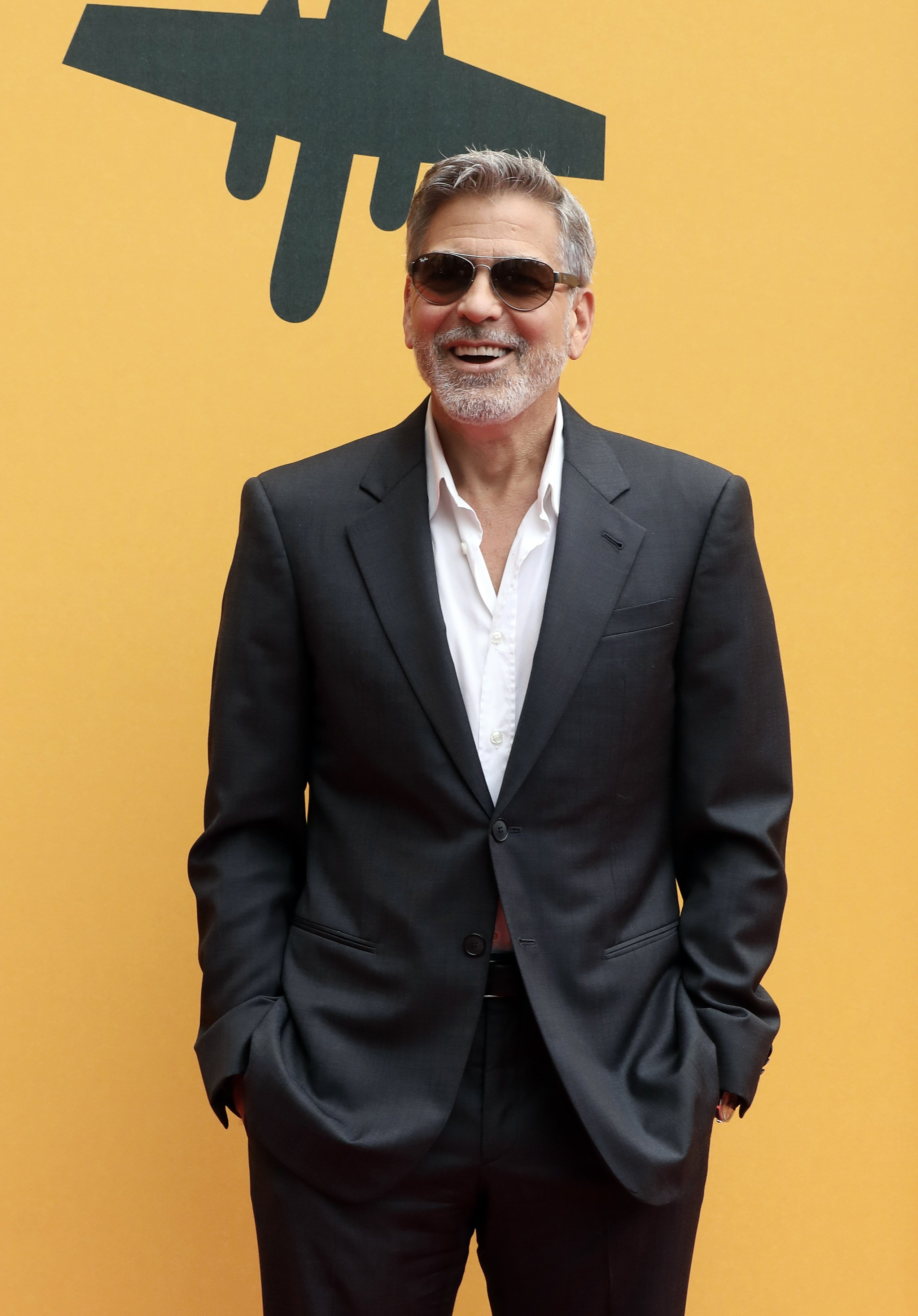 George Clooney en la sesión de fotos "Catch-22" en The Space Moderno Cinema, el 13 de mayo de 2019 en Roma, Italia. | Foto: Getty Images