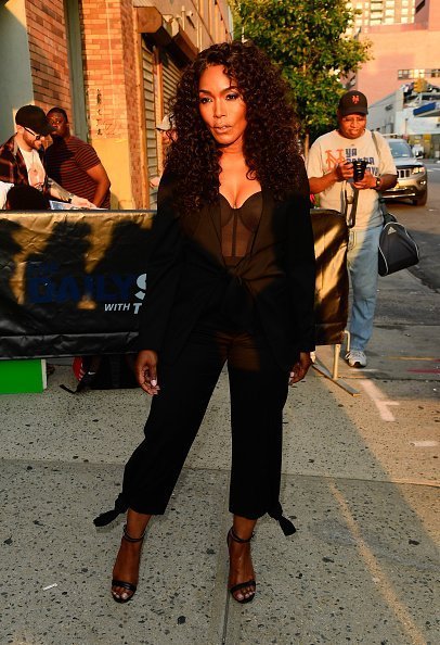 Angela Bassett outside "The Daily Show" in New York City | Photo: Getty Images