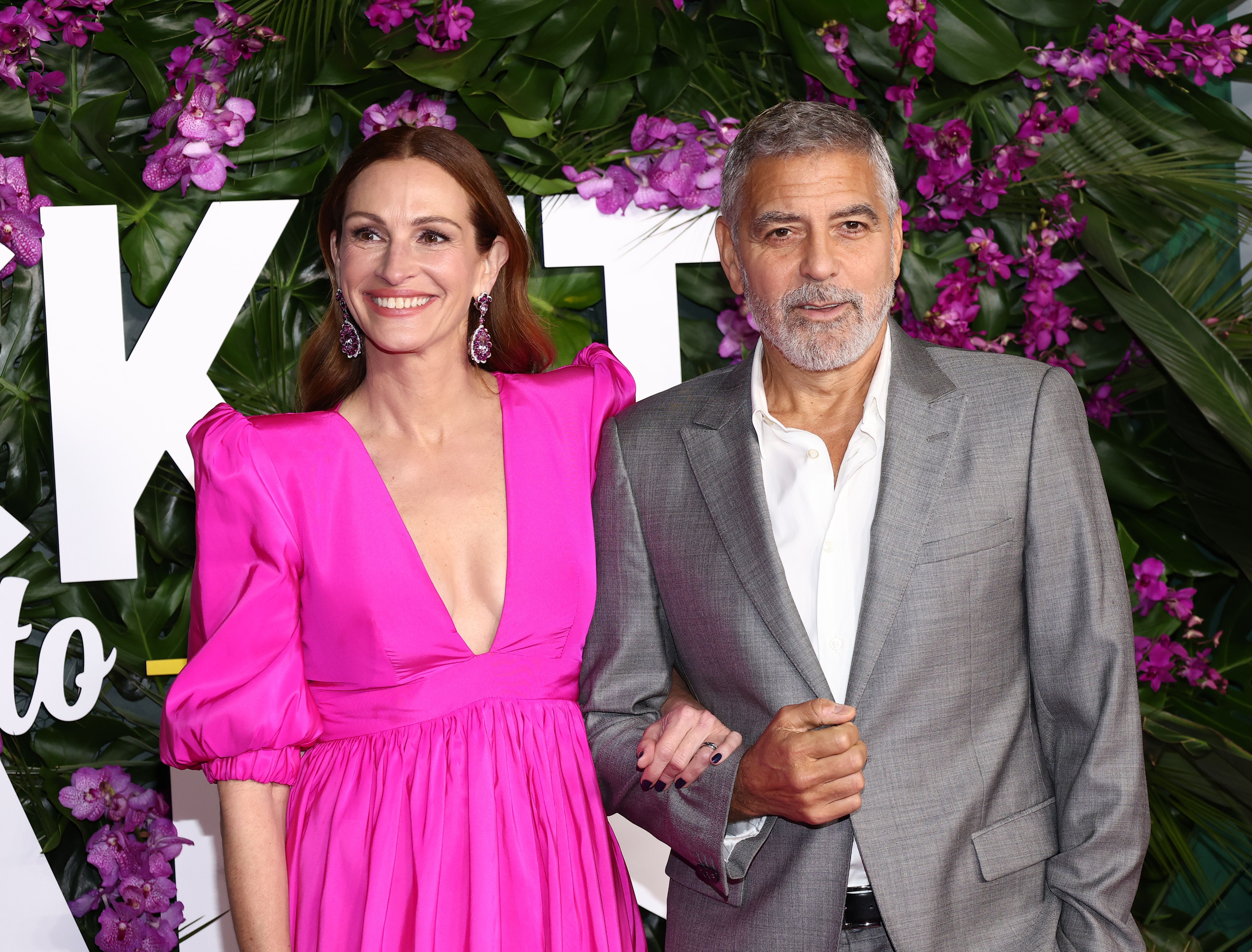 Julia Roberts and George Clooney at the premiere of "Ticket To Paradise" Los Angeles in 2022 | Source: Getty Images