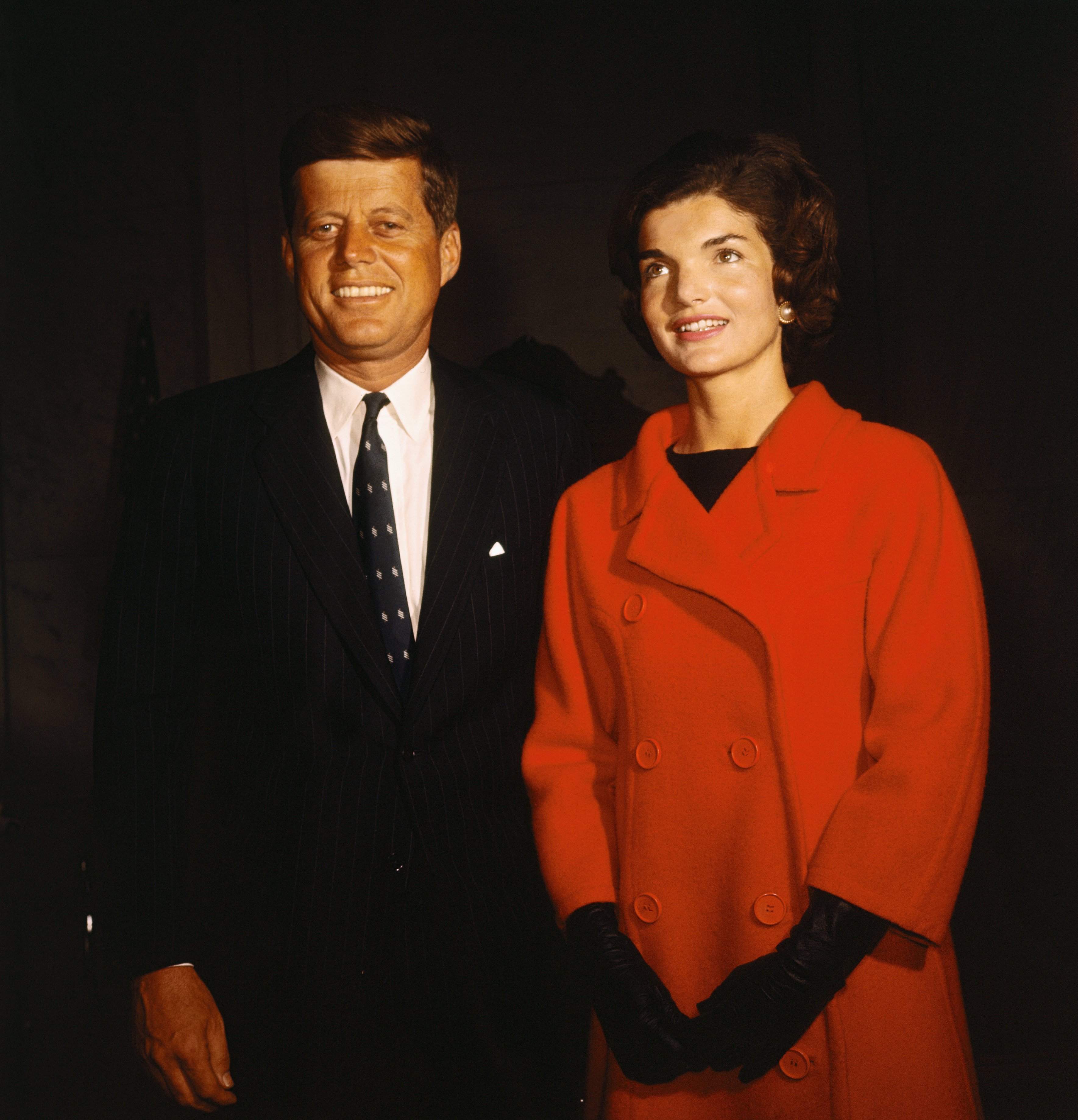 John F. Kennedy and wife Jacqueline Kennedy during his announcement for seeking presidential nomination on January 2, 1960 | Photo: Getty Images