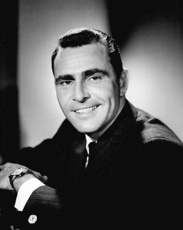 A CBS-TV portrait of the iconic television star Rod Serling, captured back in 1959. | Source: Wikimedia Commons