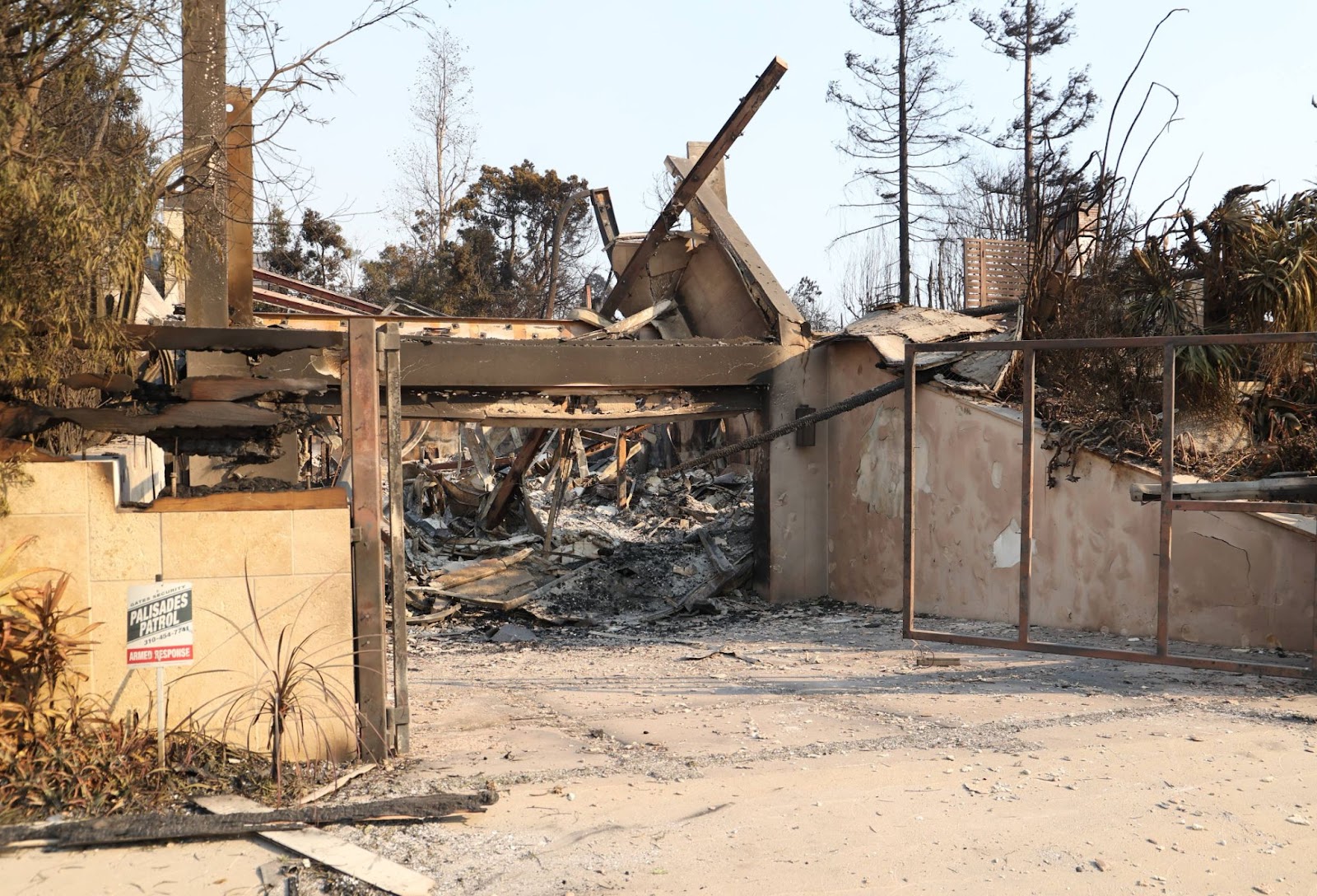 Anthony Hopkins's home following the Palisades fire on January 10, 2025, in Los Angeles, California. | Source: Getty Images