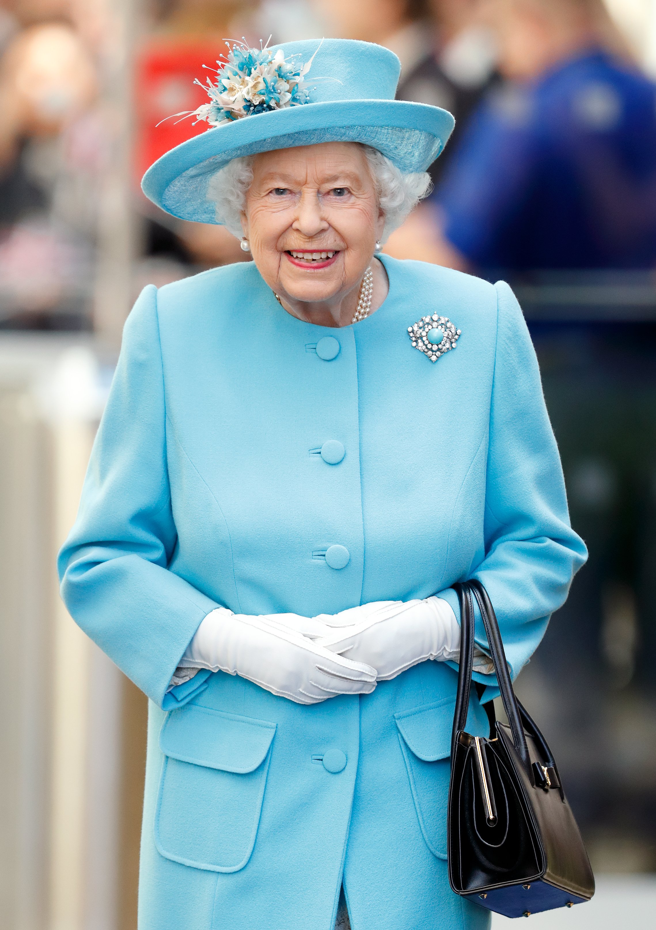 Queen Elizabeth II visiting the British Airways headquarters at Heathrow Airport on May 23, 2019 in London, England. │Source: Getty Images