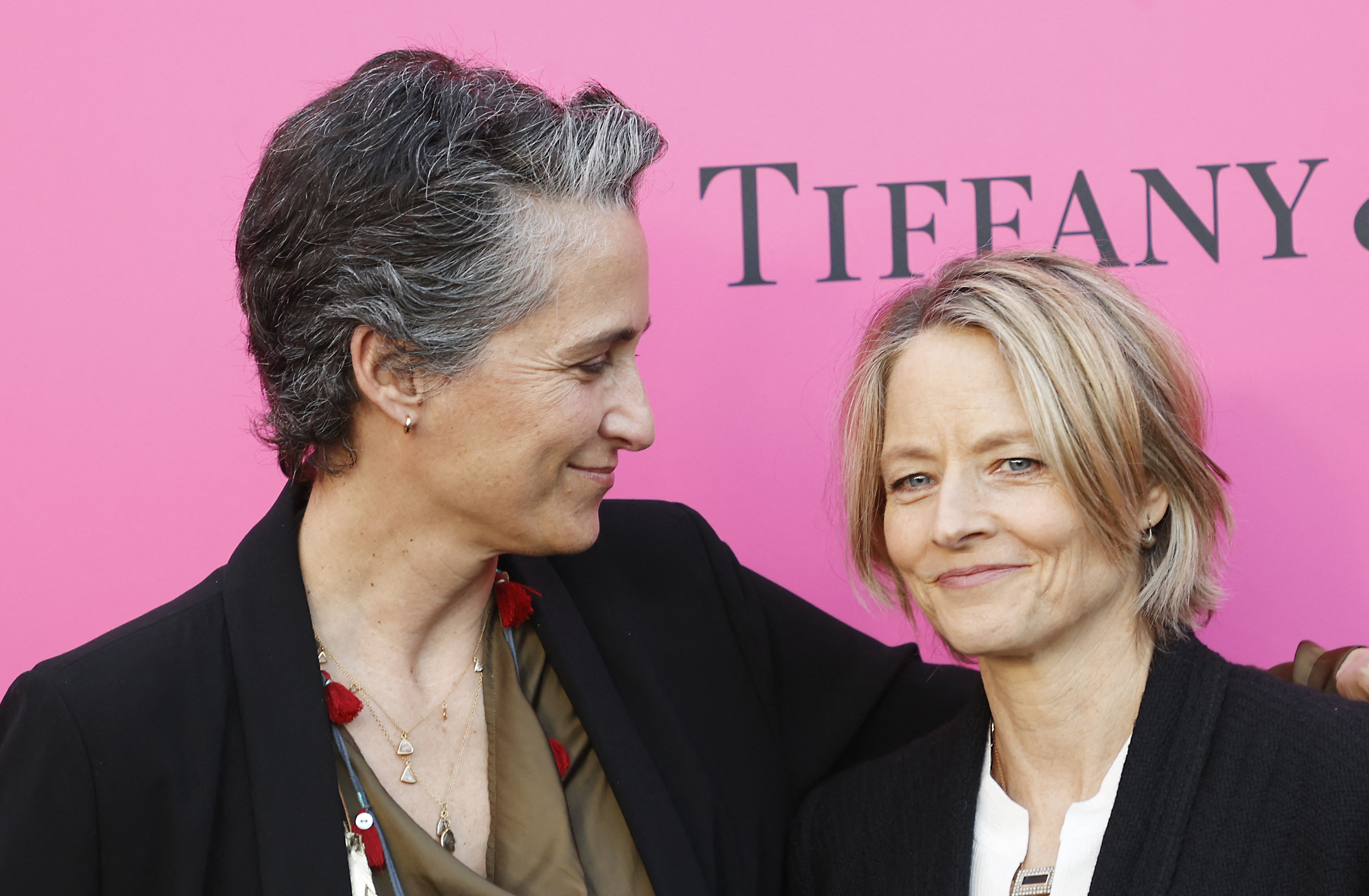 Alexandra Hedison and Jodie Foster at the MOCA Gala 2023 | Source: Getty Images