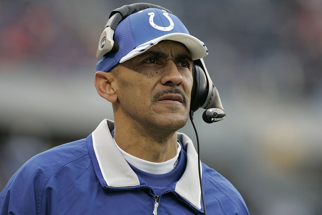 Tony Dungy head coach of the Indianapolis Colts looks on from the sideline against the Chicago Bears at Soldier Field on November 21, 2004 in Chicago, Illinois | Photo: GettyImages