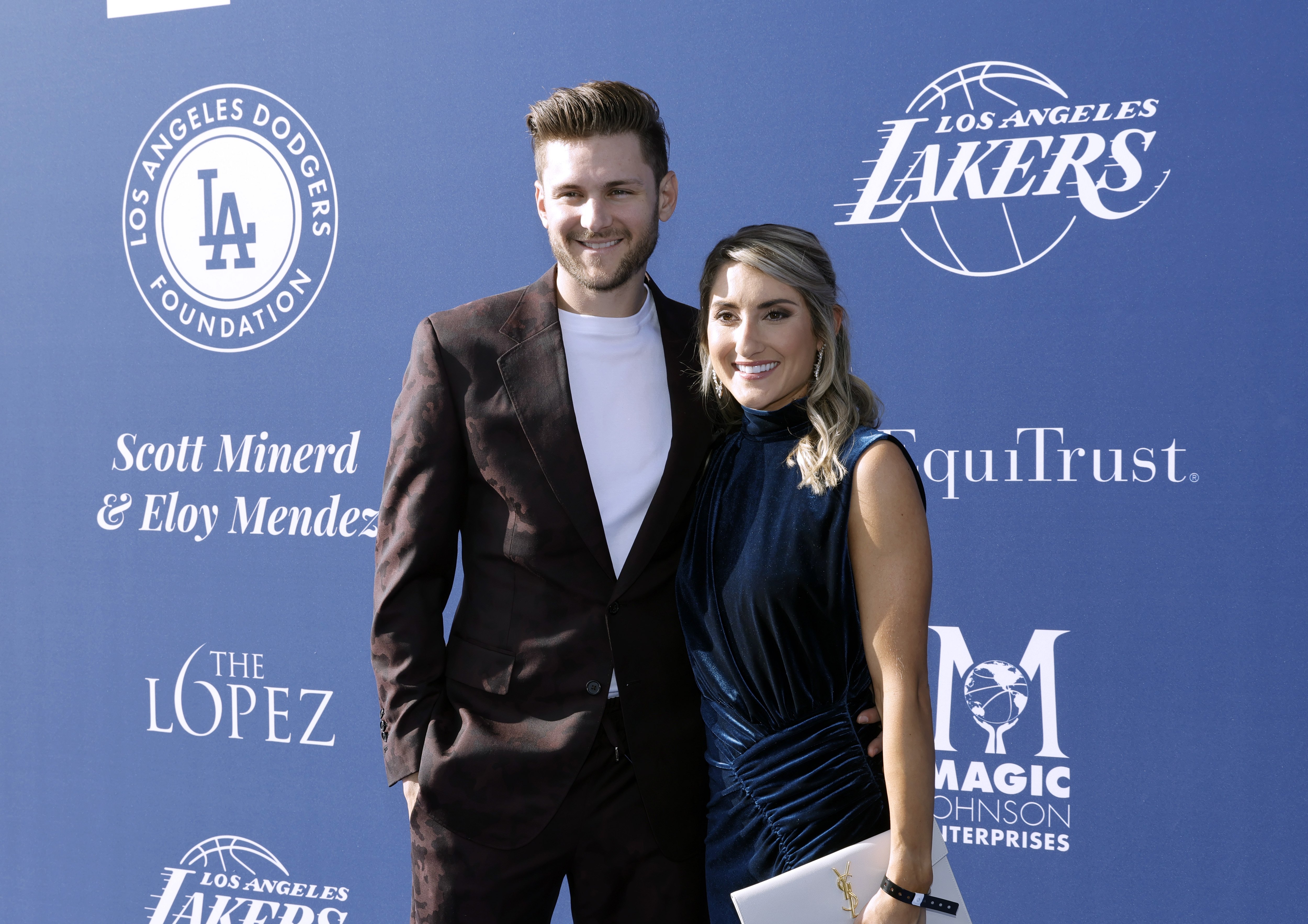 Trea Turner ve Kristen Harabedian Turner, Los Angeles Dodgers Vakfı'nın 16 Haziran 2022'de Los Angeles, California'da Dodger Stadyumu'nda düzenlenen yıllık Blue Diamond Galasına katıldı.  |  Kaynak: Getty Images