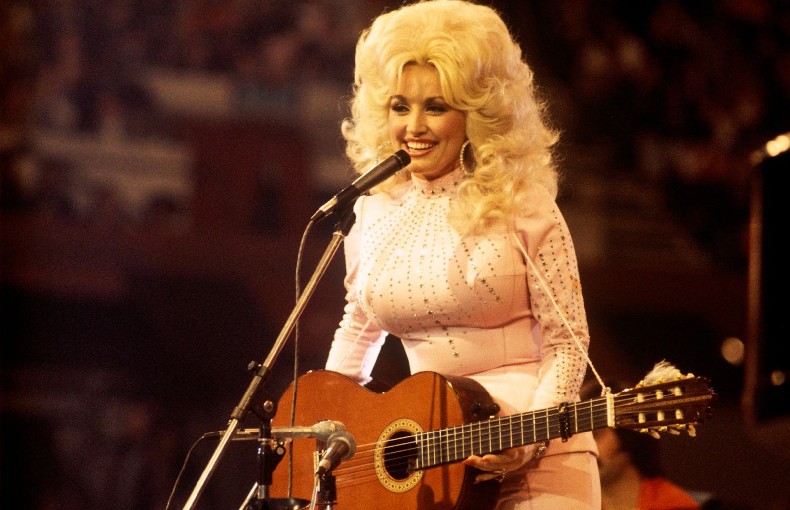 Dolly Parton circa 1976. | Source: Getty Images